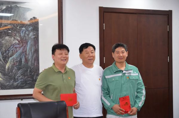 一滕集團(tuán)黨委召開(kāi)慶祝***共產(chǎn)黨成立102周年會(huì)議