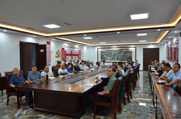 一滕集團(tuán)黨委召開(kāi)慶祝***共產(chǎn)黨成立102周年會(huì)議