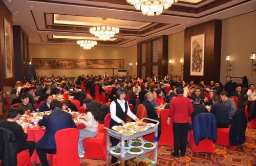 山東一滕置業(yè)有限公司2024年年會(huì)在泰安一滕松峪酒店圓滿舉辦