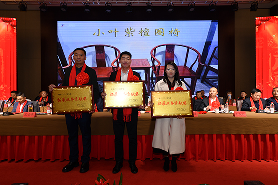 迎接新機(jī)遇 續(xù)寫新輝煌 | 一滕集團(tuán)2024年總結(jié)表彰大會暨2025年度責(zé)任狀授領(lǐng)儀式隆重舉行