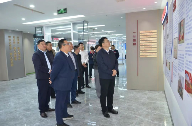 長春市二道區(qū)區(qū)委書記劉江到一滕集團(tuán)參觀考察